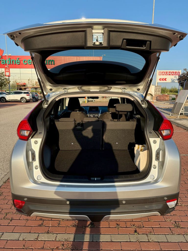 Mitsubishi Eclipse Cross 2021 1.5T Intense CVT 2WD + ťažné - 12