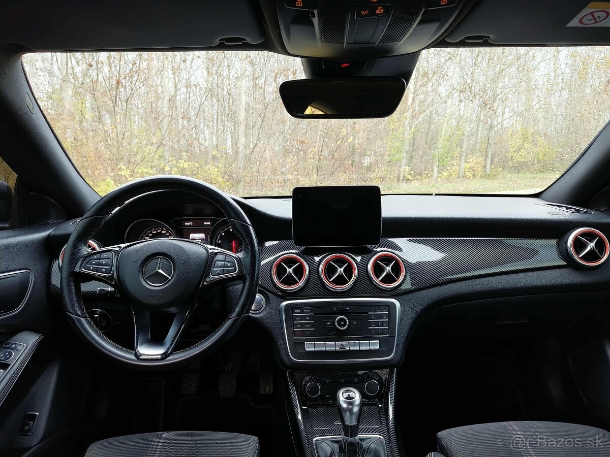 Mercedes-Benz CLA Kupé 180 AMG Line - 12