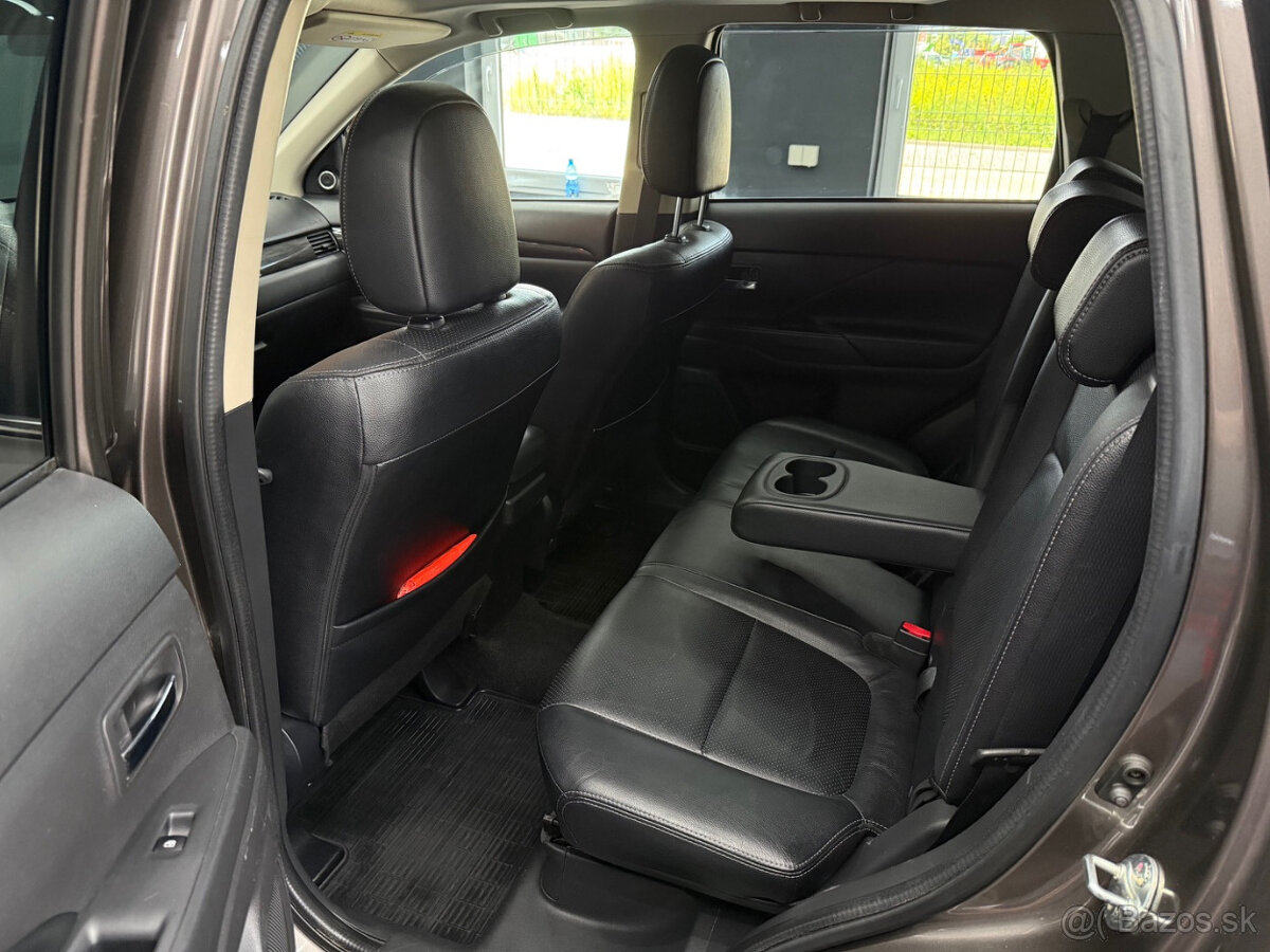 Mitsubishi Outlander 2.2 DI-D Intense A/T - 12