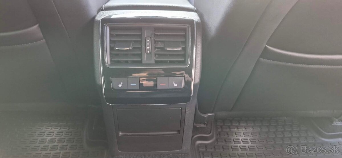 Škoda Superb Combi Sportline 2.0Tdi 4x4 Webasto 140kW - 12