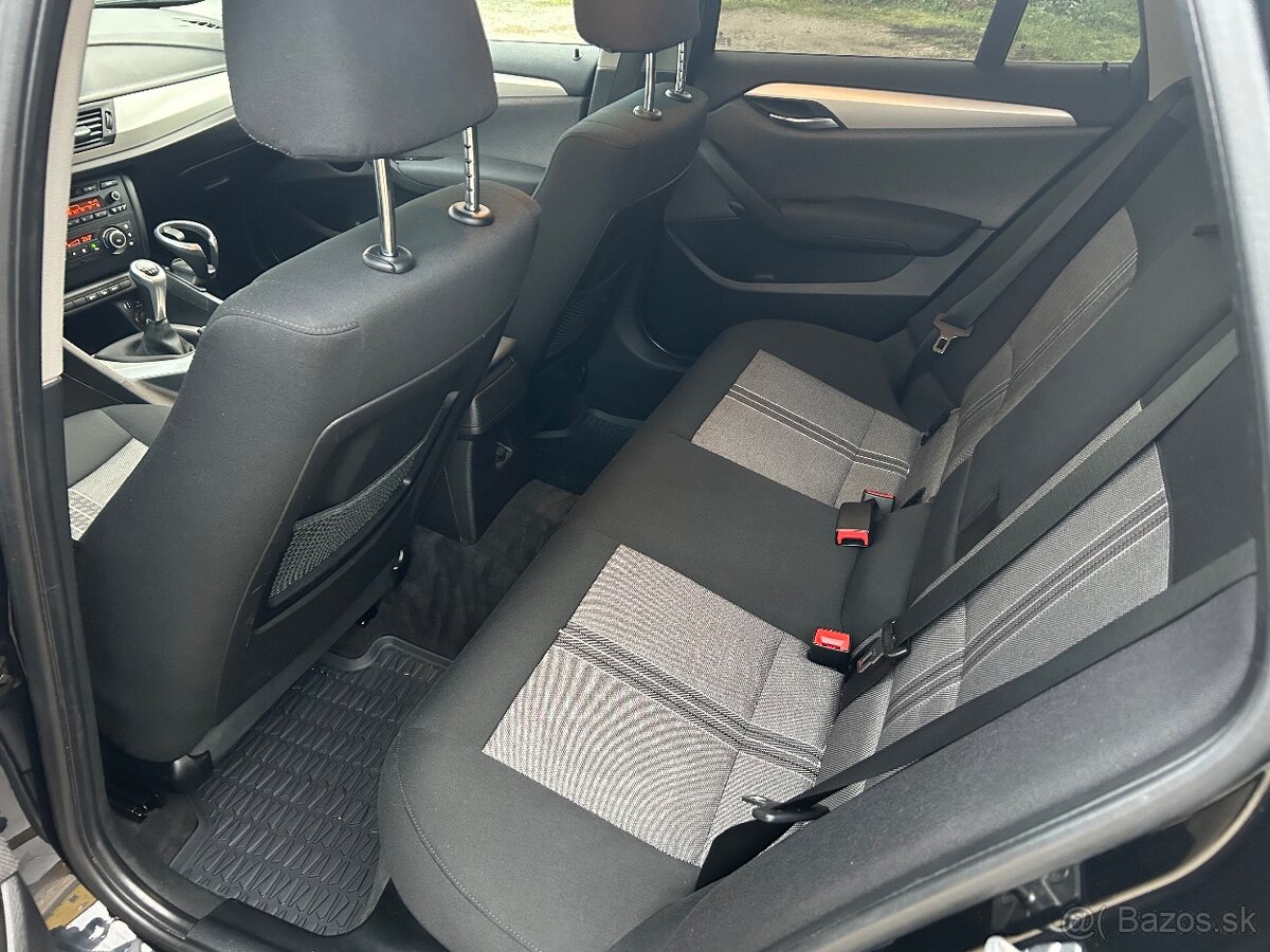 BMW X1 18d xDrive - 12