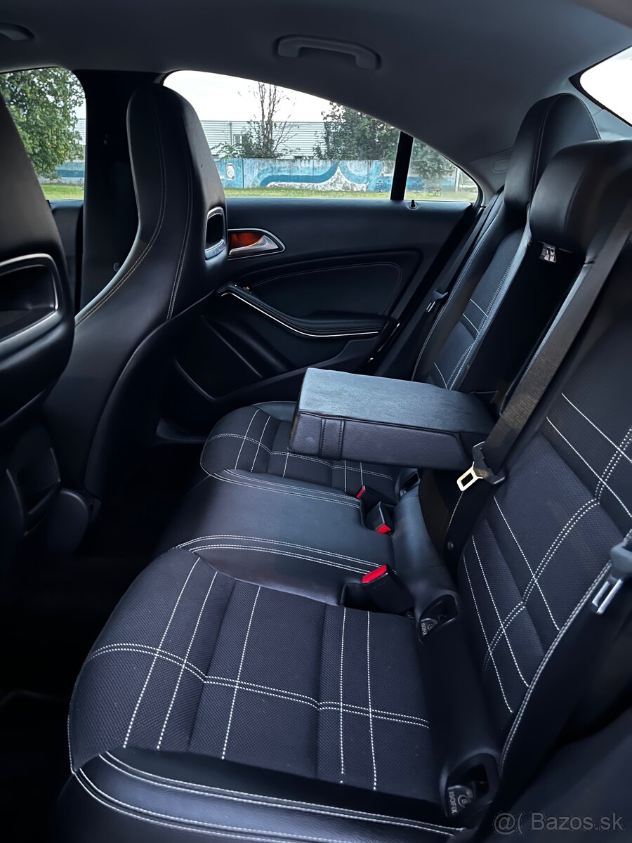 Mercedes Benz CLA - 12