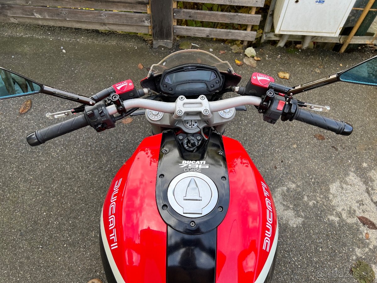Ducati Monster 796 - 12