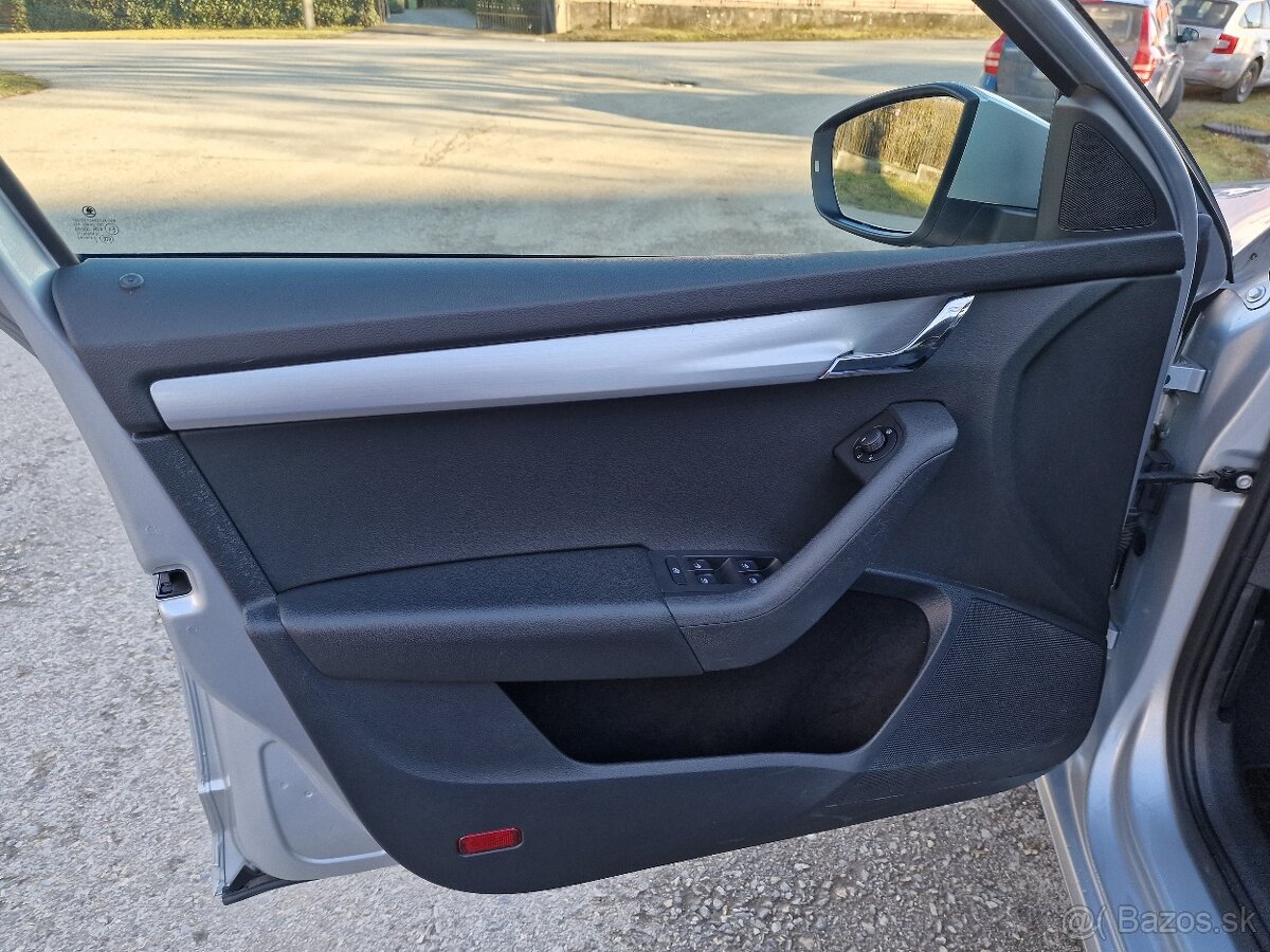 Škoda Octavia 3 Combi 1,6tdi - 12