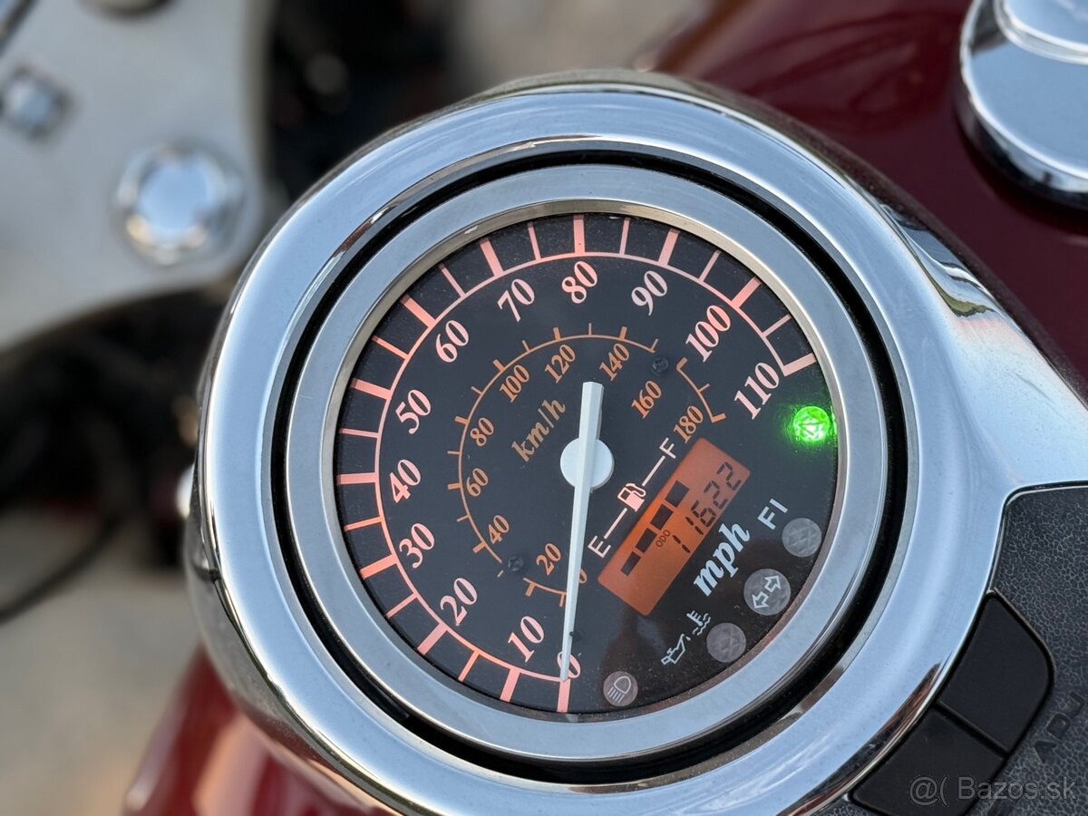 SUZUKI BOULEVARD VL800 - 12