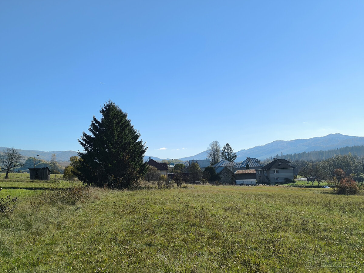 LUKRATÍVNE SLNEČNÉ POZEMKY S PRÍPOJKOU ELEKTRINY A VODY V NA - 12