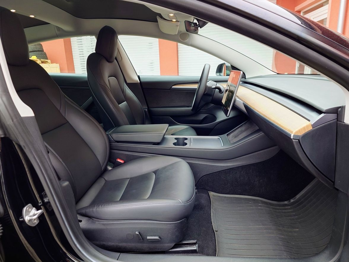 Tesla Model 3 Standard Range Plus 239 kW SOH 95% ODPOČET DPH - 12