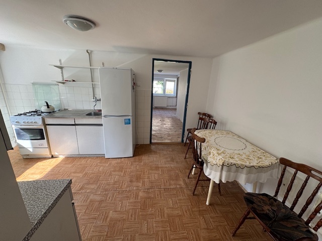 PREDAJ - dvojgeneračný rodinný dom SEREĎ - 12