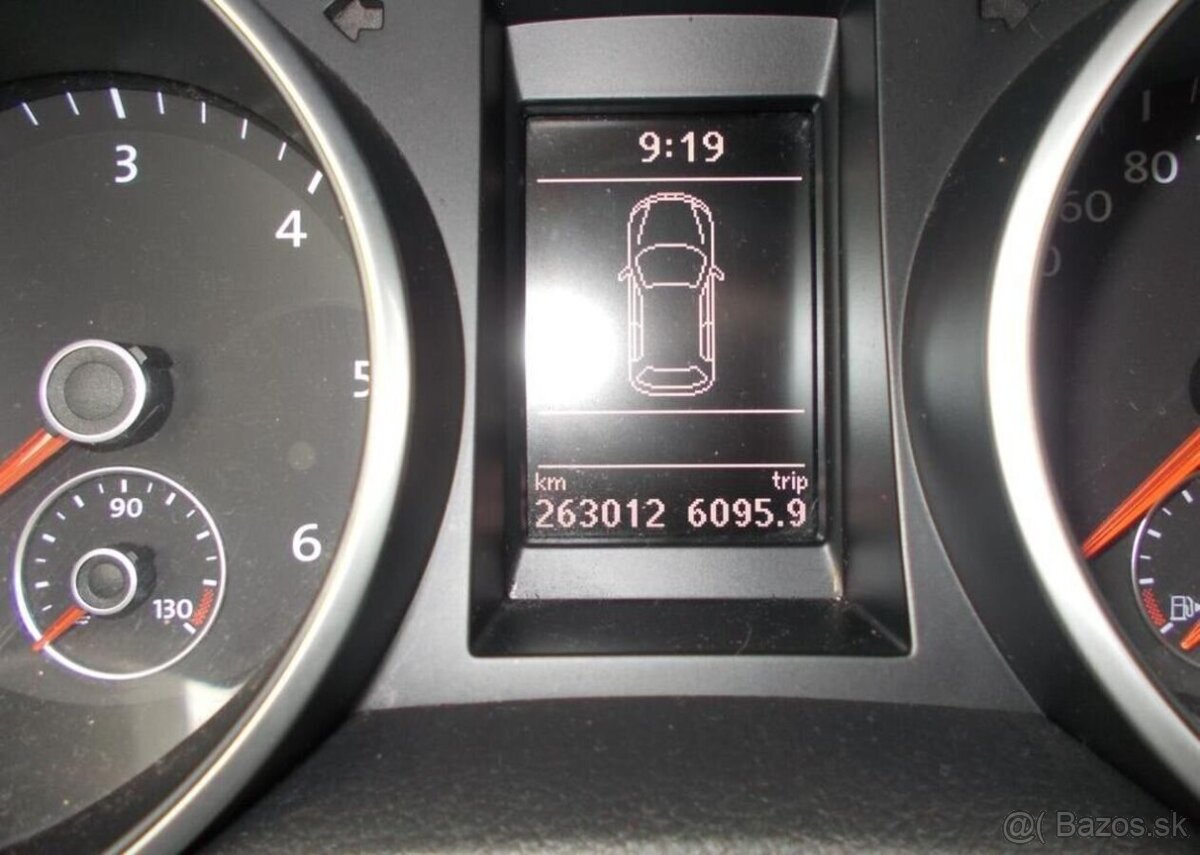 Volkswagen Golf 1,6TDI 77KW nafta manuál 77 kw - 12