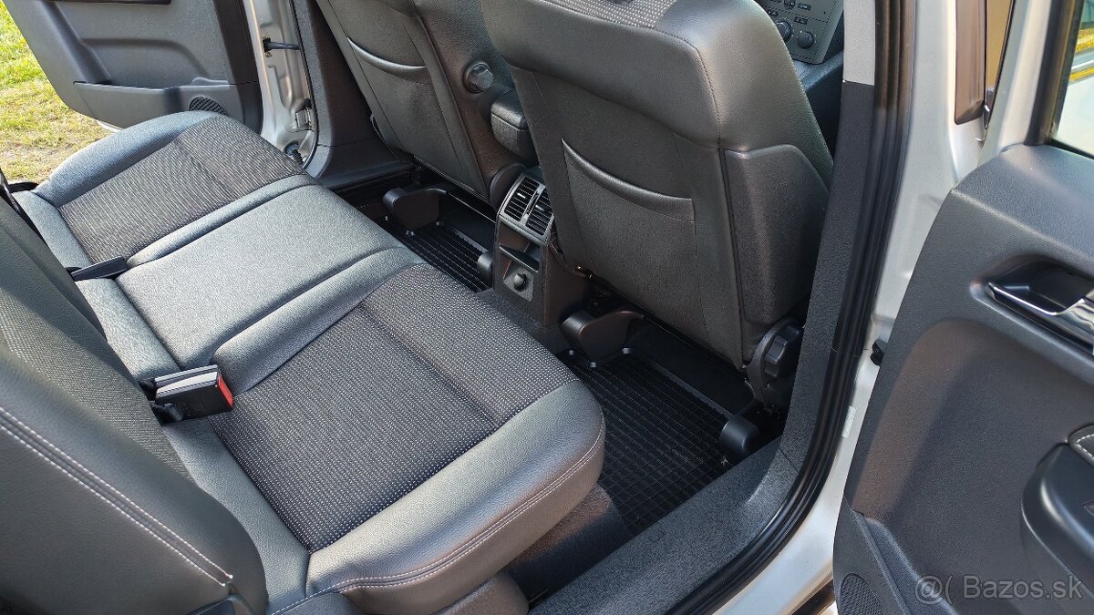 Opel Zafira 1.9 CDTI, 7 miest - 12