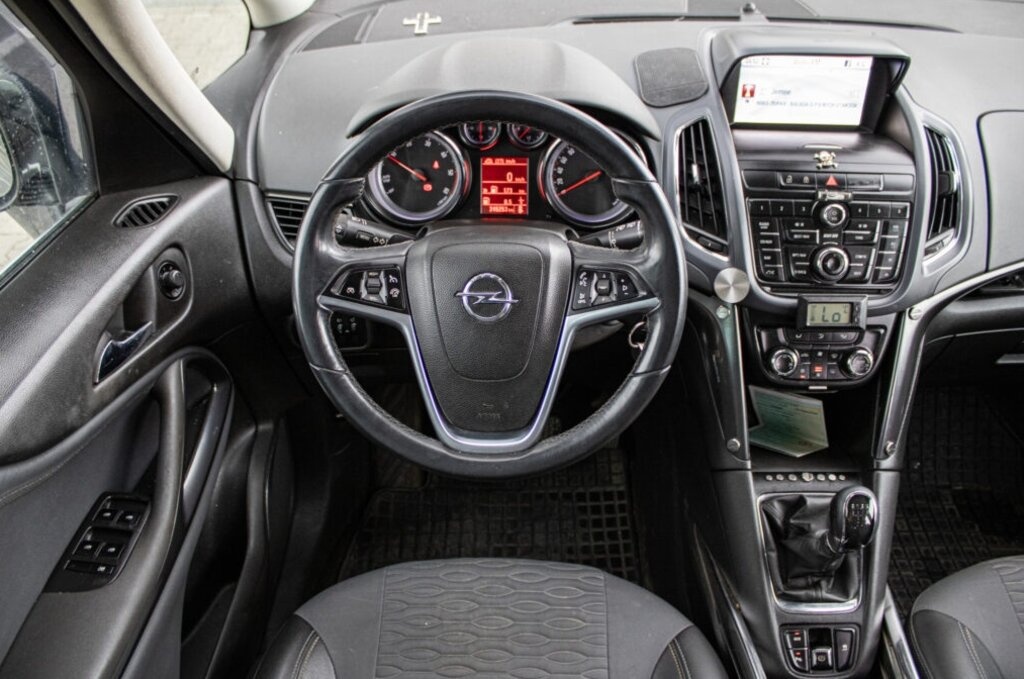 Opel Zafira 2013 - 12