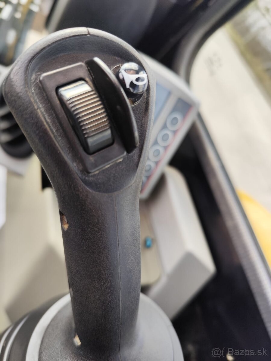 Bager Caterpillar 303.5. + hydraulická svahovačka. - 12