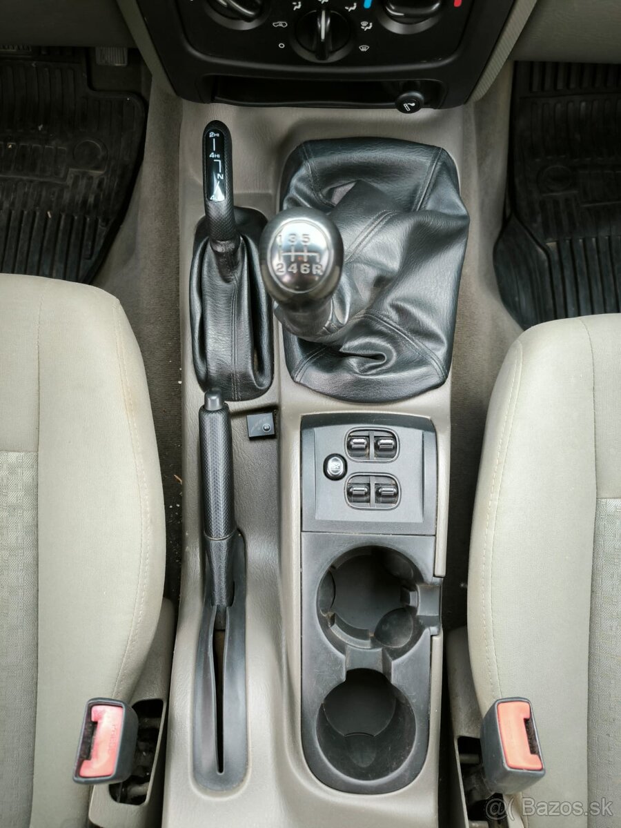 Predám Jeep Cherokee 2.4 benzin/plyn - 12