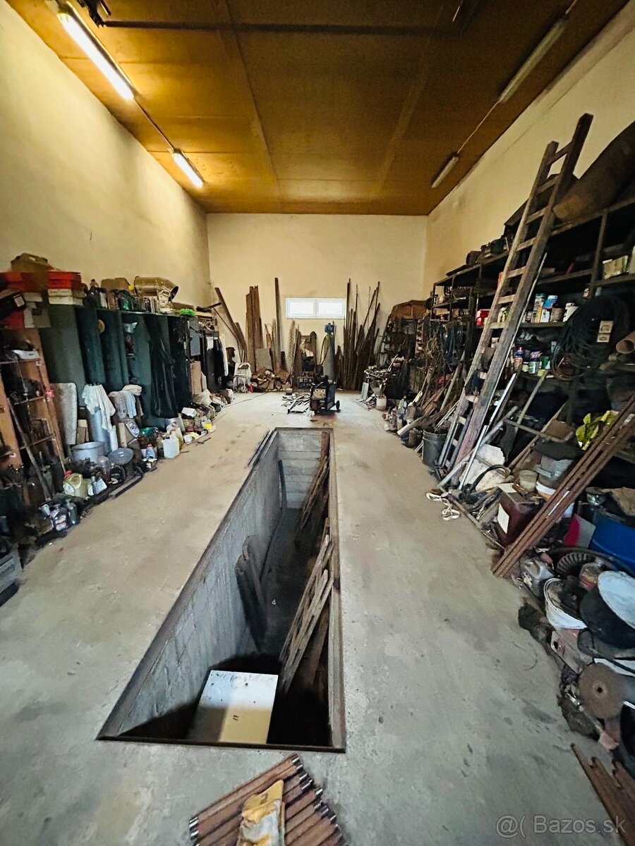 Budovy v priemyselnom areáli NA PREDAJ - 12