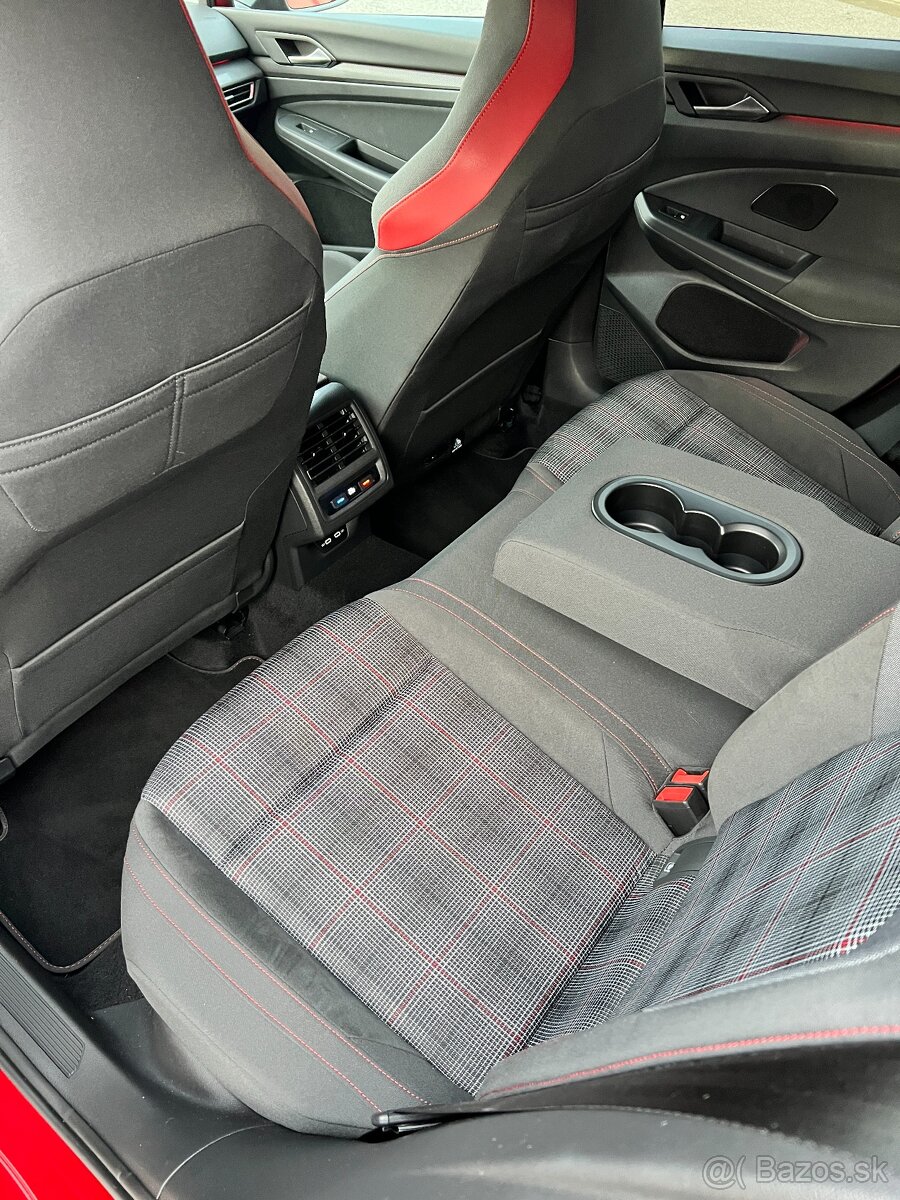 VW Golf 8 GTI 2,0 TSI DSG - 12