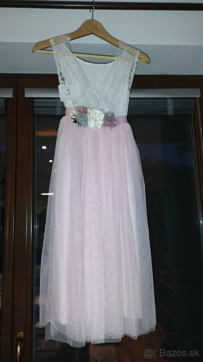 Detské ružové slávnostné šaty s čelenkou - 12