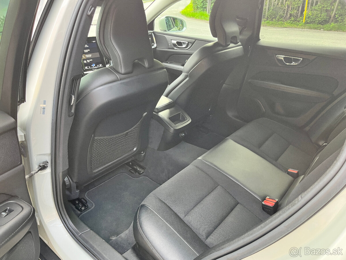 Volvo V60 Cross Country 4x4 - 12