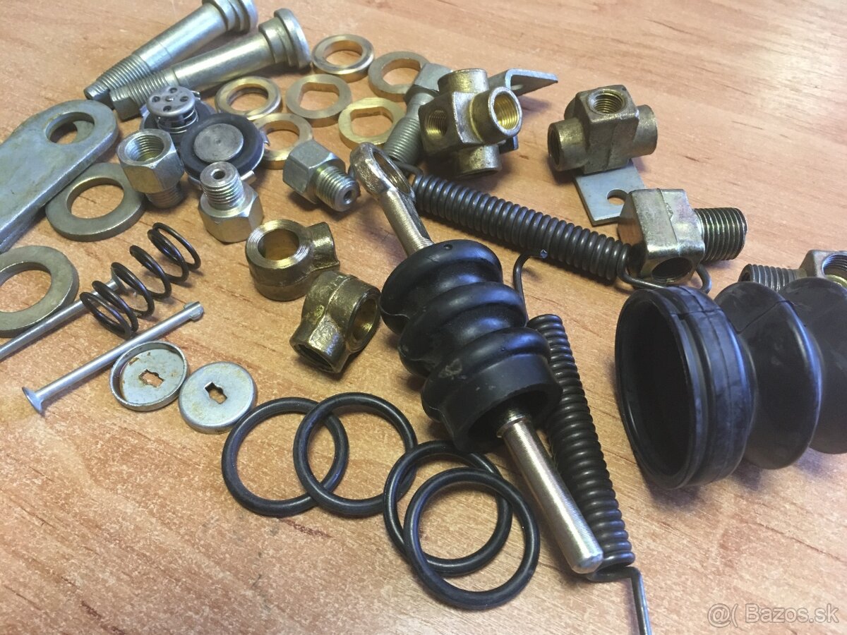 Uaz predám Hlavný brzdový valec - 12