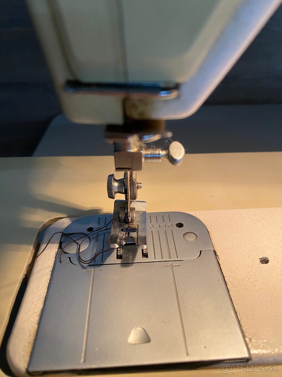 Šijací stroj Lucznik - 12