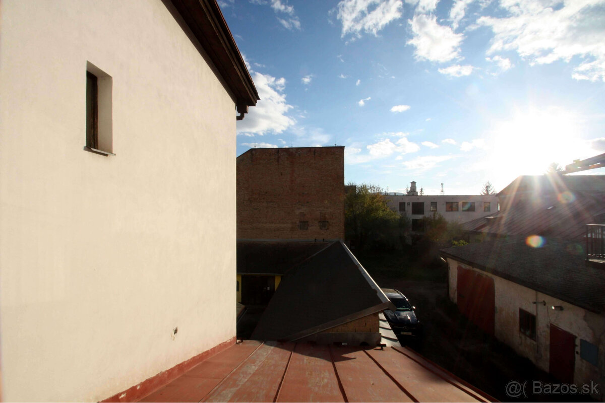 Prenájom priestorov na 1. poschodí Dom Módy na Nám. gen. M. - 12