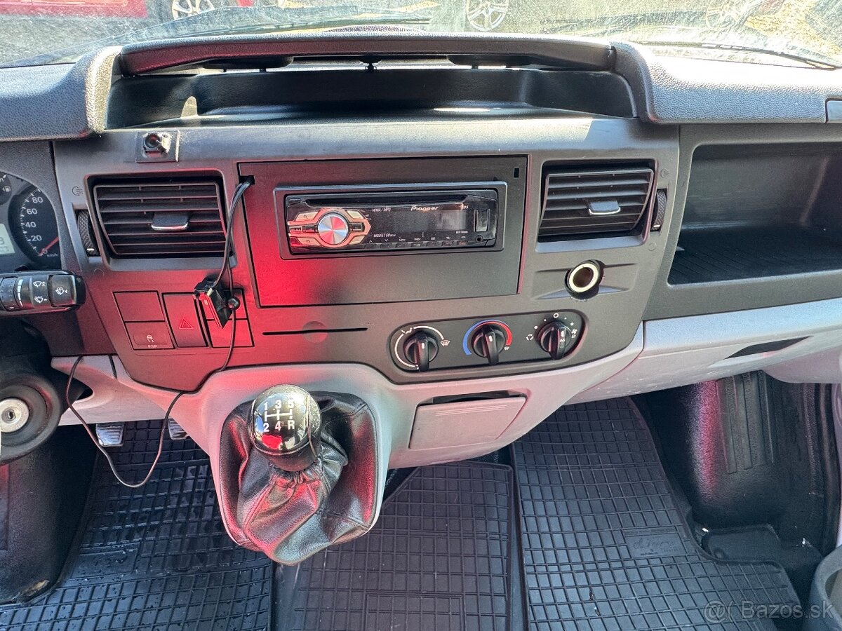 Ford Transit - 12