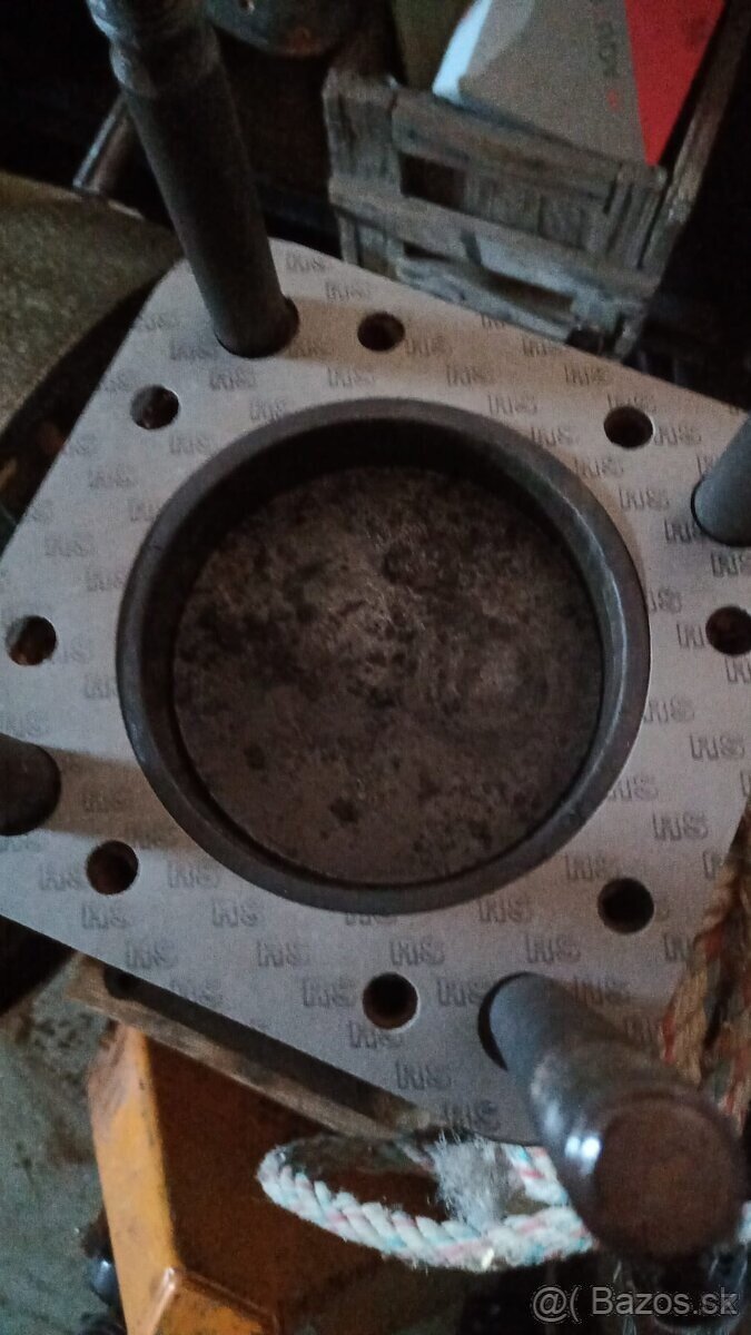 Slavia těsnění pod hlavu - 12