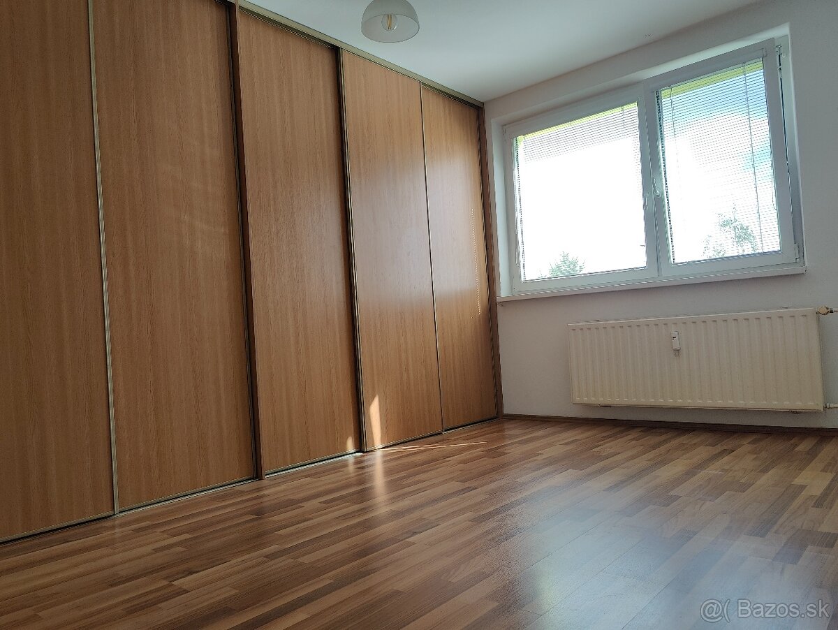 3izb.byt s výhladom na Vysoke Tatry v Poprade - 12