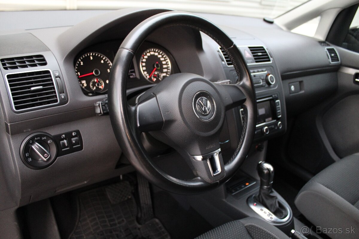 Volkswagen Touran 1.6 TDI DSG - 12