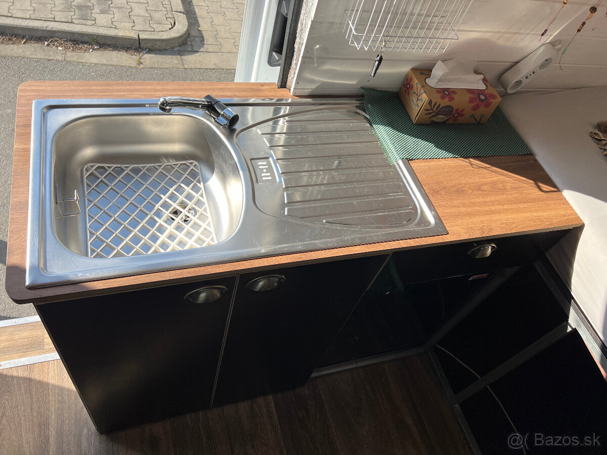 Obytná dodávka Ford Tranzit R.V.:2021 - 12