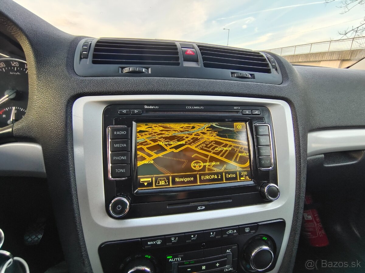 Škoda Octavia II 1.6 Tdi • 2010 • 251tis km • Klima Navi - 12