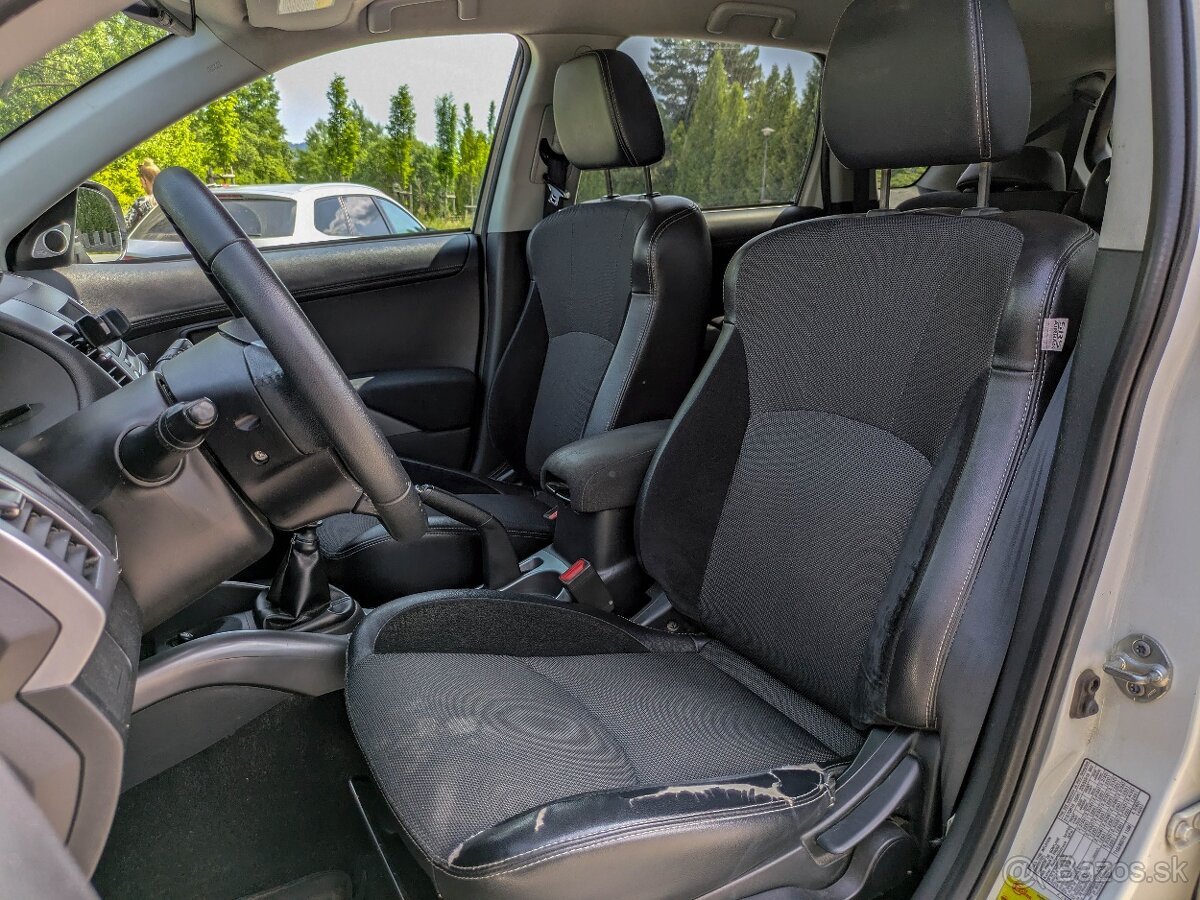 Mitsubishi Outlander 2.2 DI-D 130kW Intense+, 4x4, 7-miestne - 12