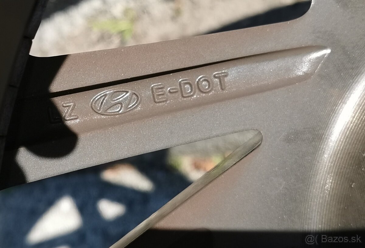 Predám 17" disky s pneumatikami na hyundai i20 - 12