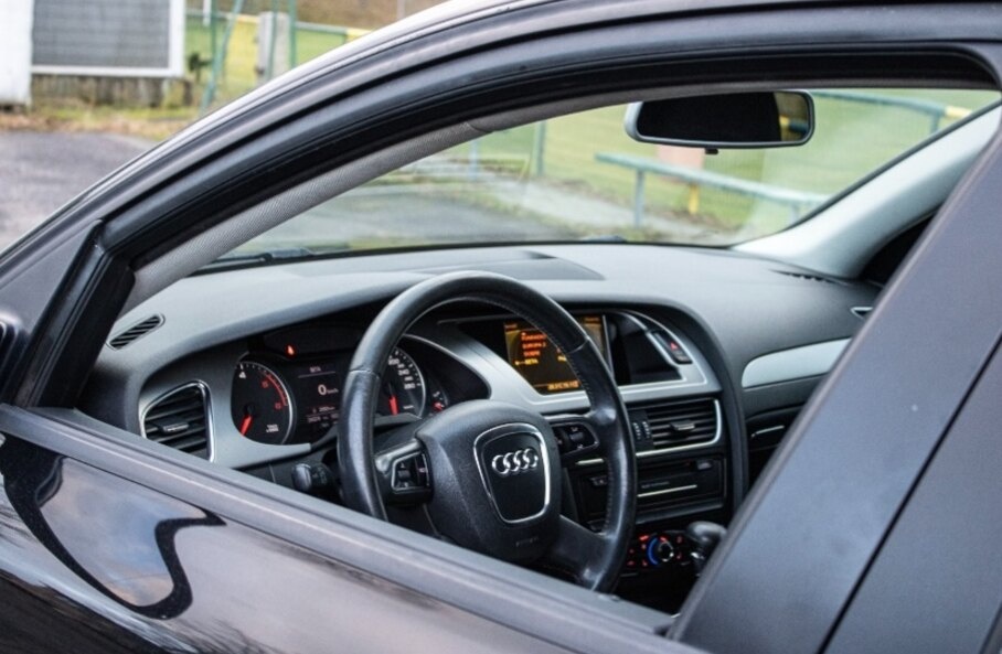 AUDI A4 AVANT 2.0 TDI AUTOMAT - 12