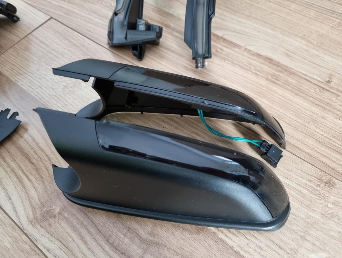 Dynamicke LED smerovky spatnych zrkadiel - 12