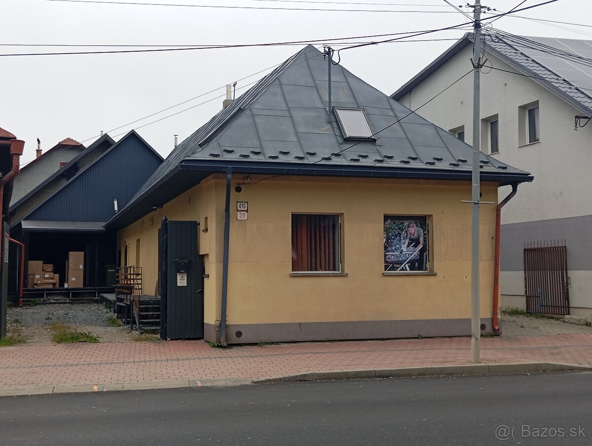 Sklade kancelária a obytný dom - 12