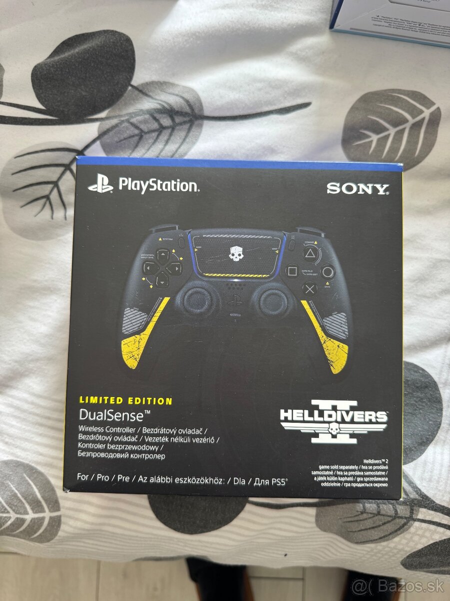 Ovládače na PS5 limited edition - 12