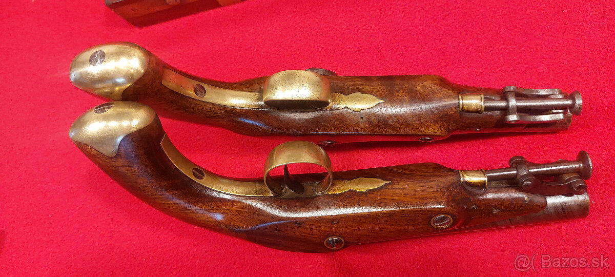 KAZETA S PERKUSNÝMI PIŠTOLAMI - 12