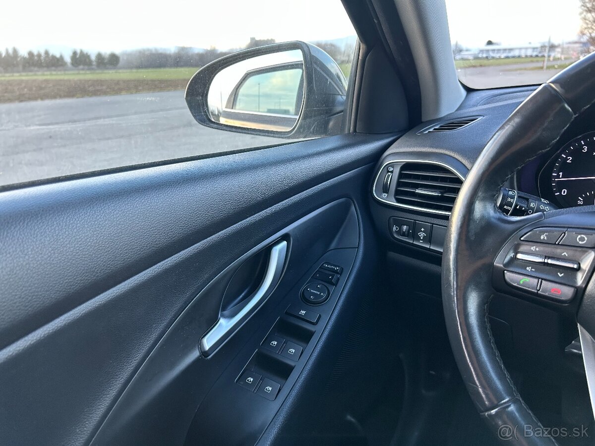 Hyundai i30 CW 1.4i Comfort Extra 66tis.km 2019 - 12