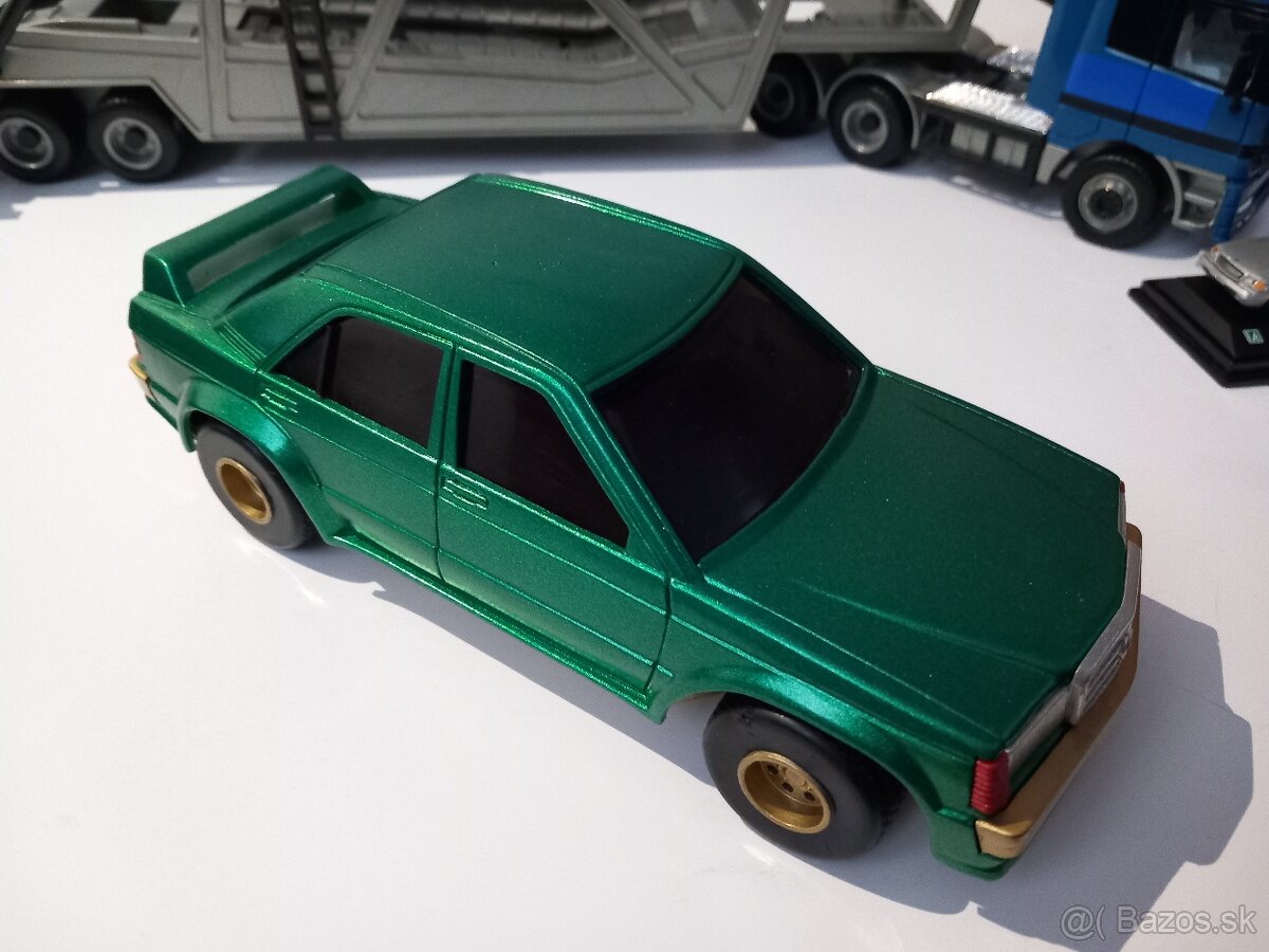 Model auta Mercedes Benz 190E - 12