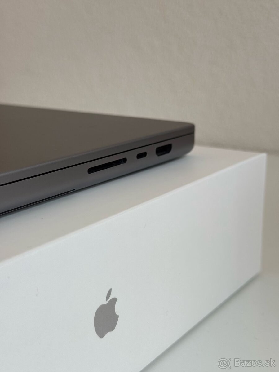 Predám MacBook Pro 16” M2 Pro - 12