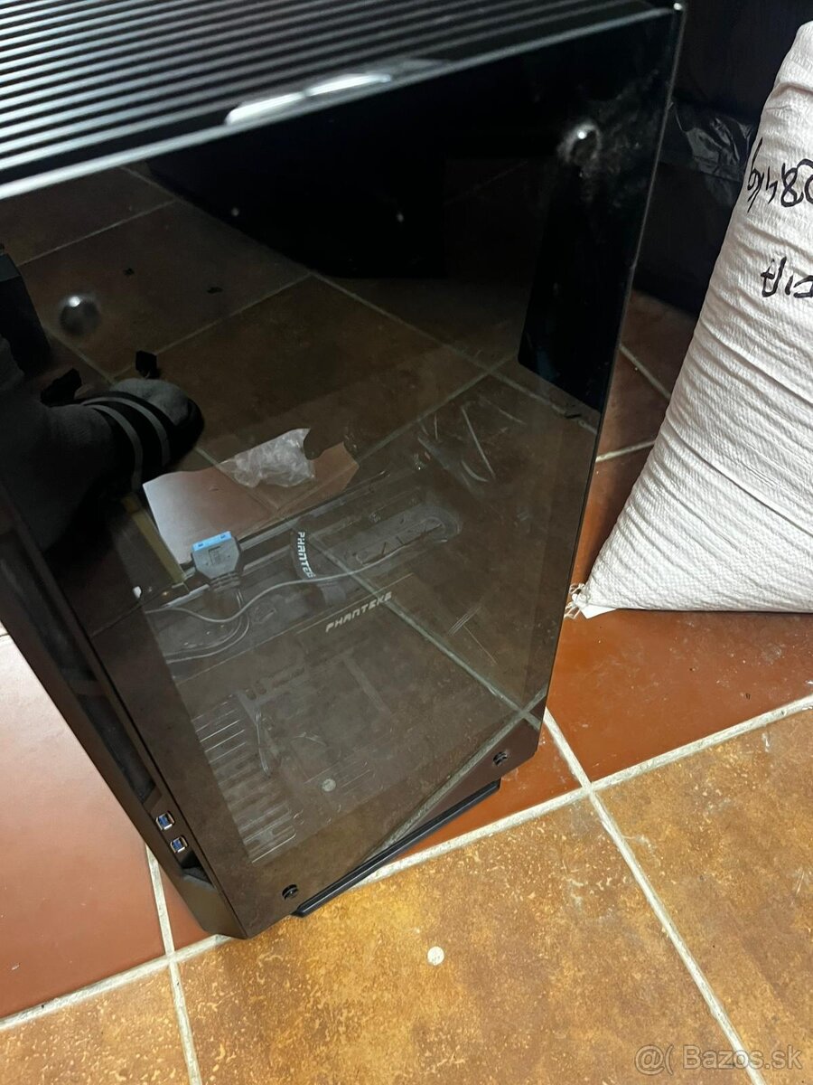 Predám skriňu Phanteks Evolv Shift 1 - 12