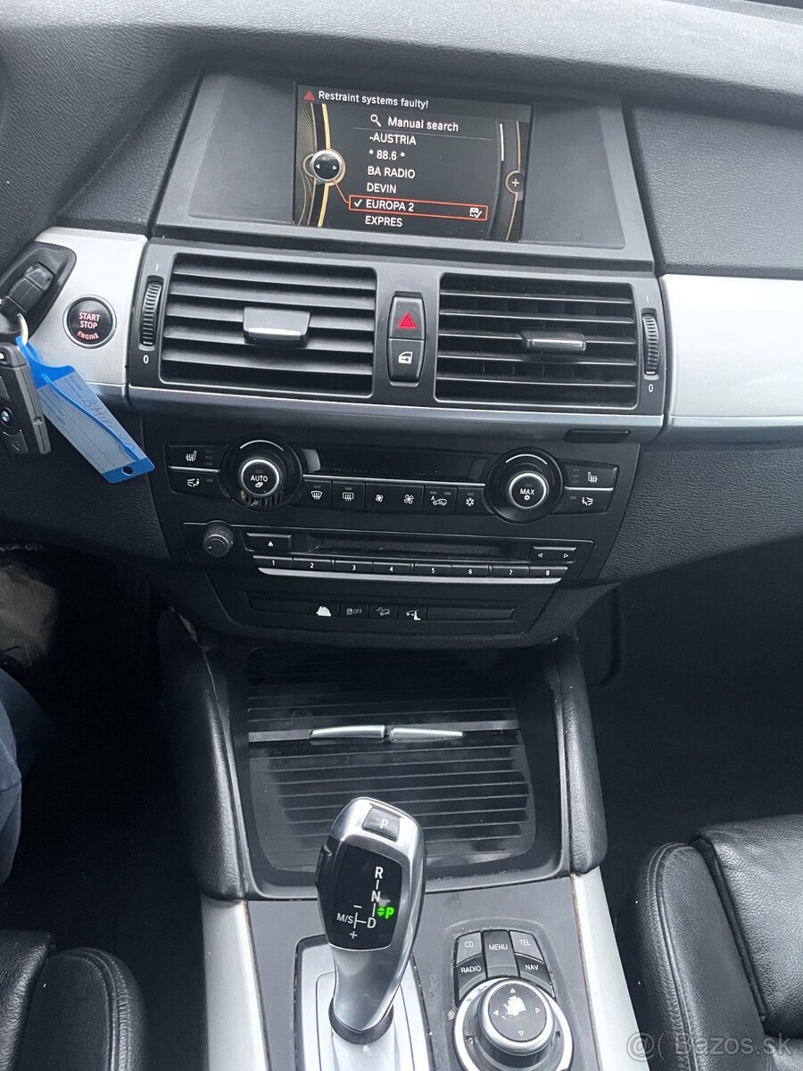 BMW X6 3.0d rok 2012 REZERVOVANÉ - 12