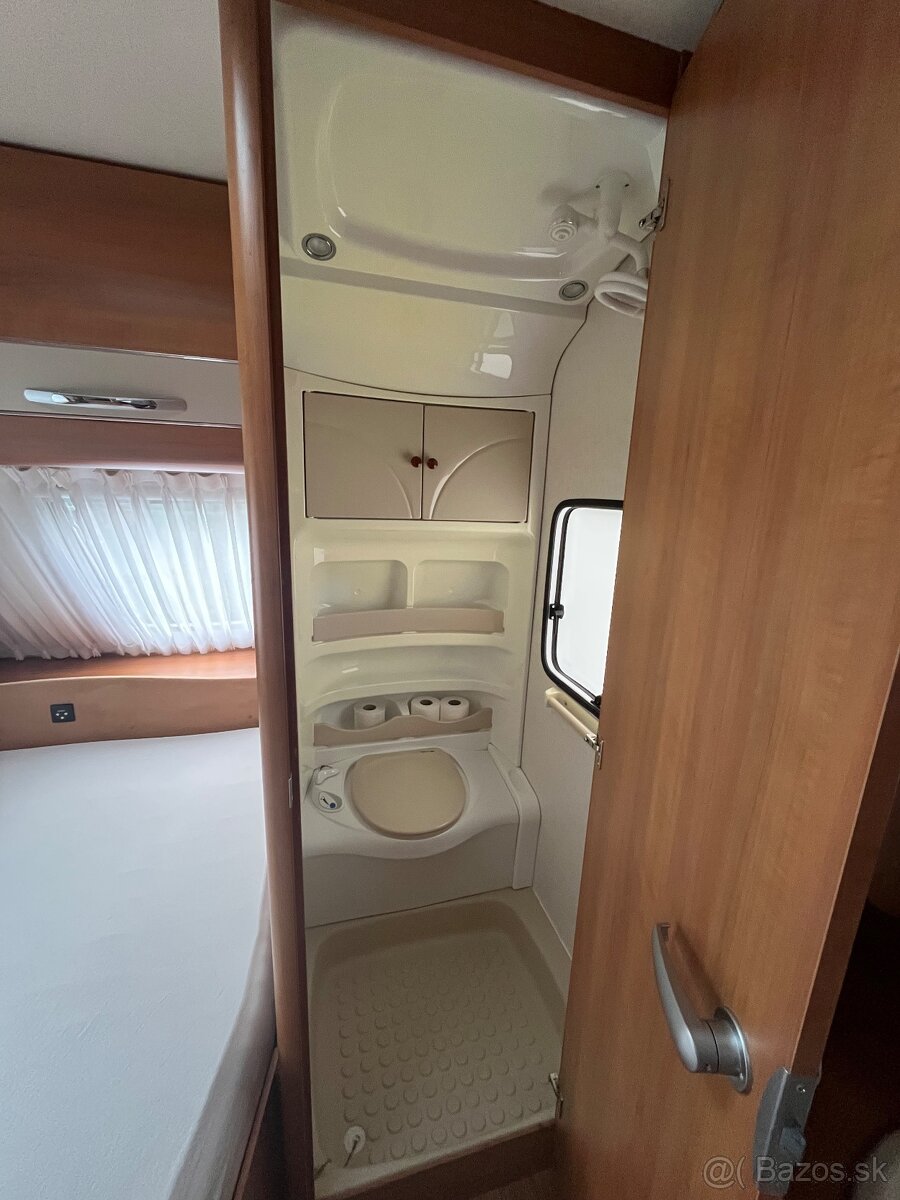 Predám obytný príves HOBBY 460 - 12