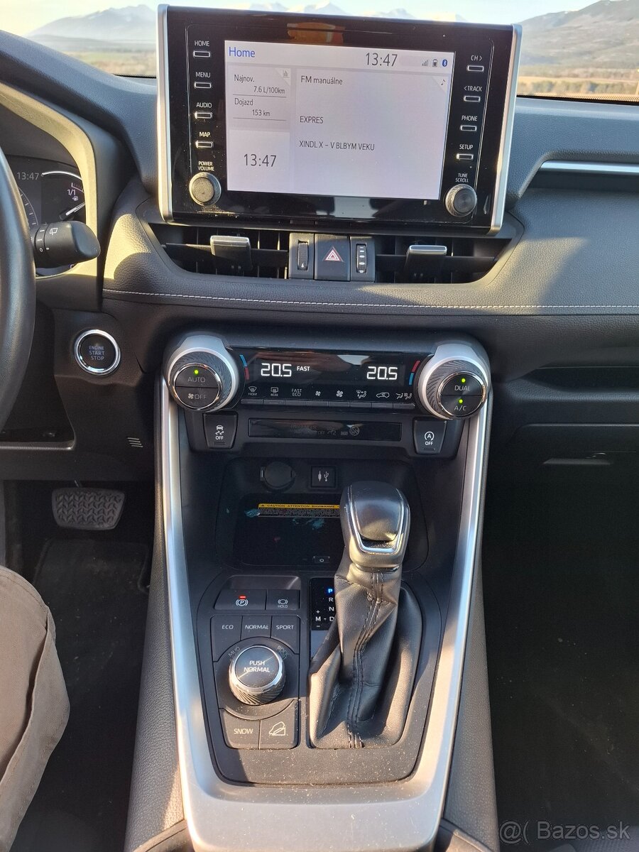 Toyota RAV4 COMFORT 2.0 Benzín 4x4 automat 33 000km - 12