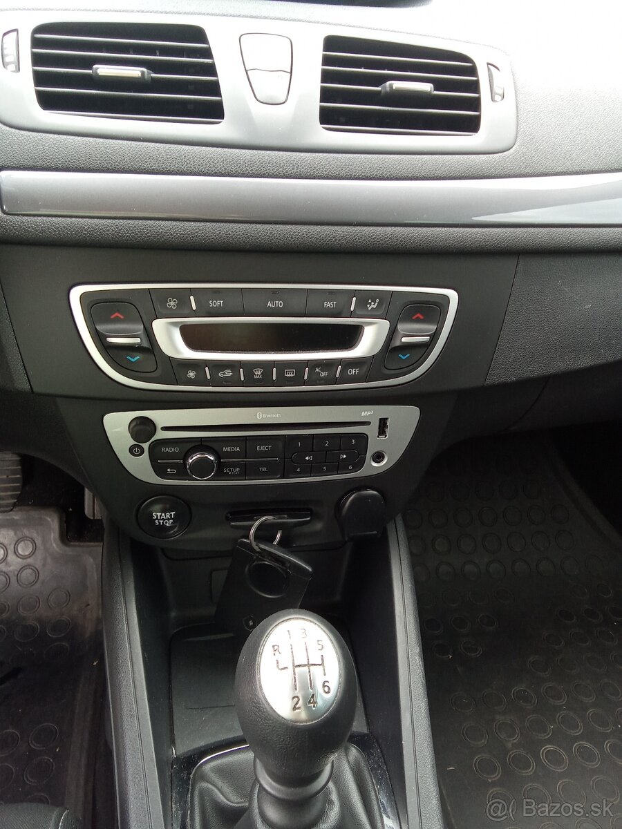 RENAULT MÉGANE 1.5 Dci r.v 2015 - 12