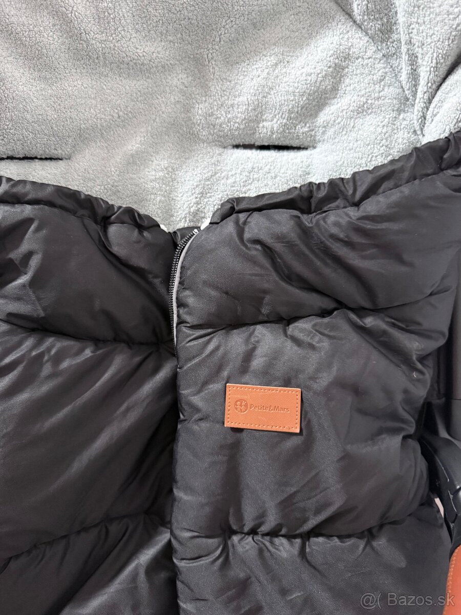 Kočiar petite & mars street + - 12