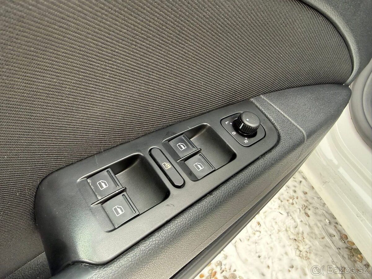 Škoda Superb Combi 2.0 TDI CR 140k Elegance DSG - 12