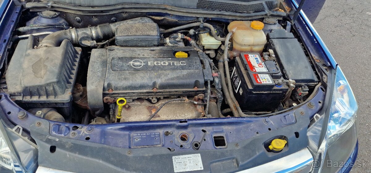 Opel Astra H 1.6i 16V kombi - 12