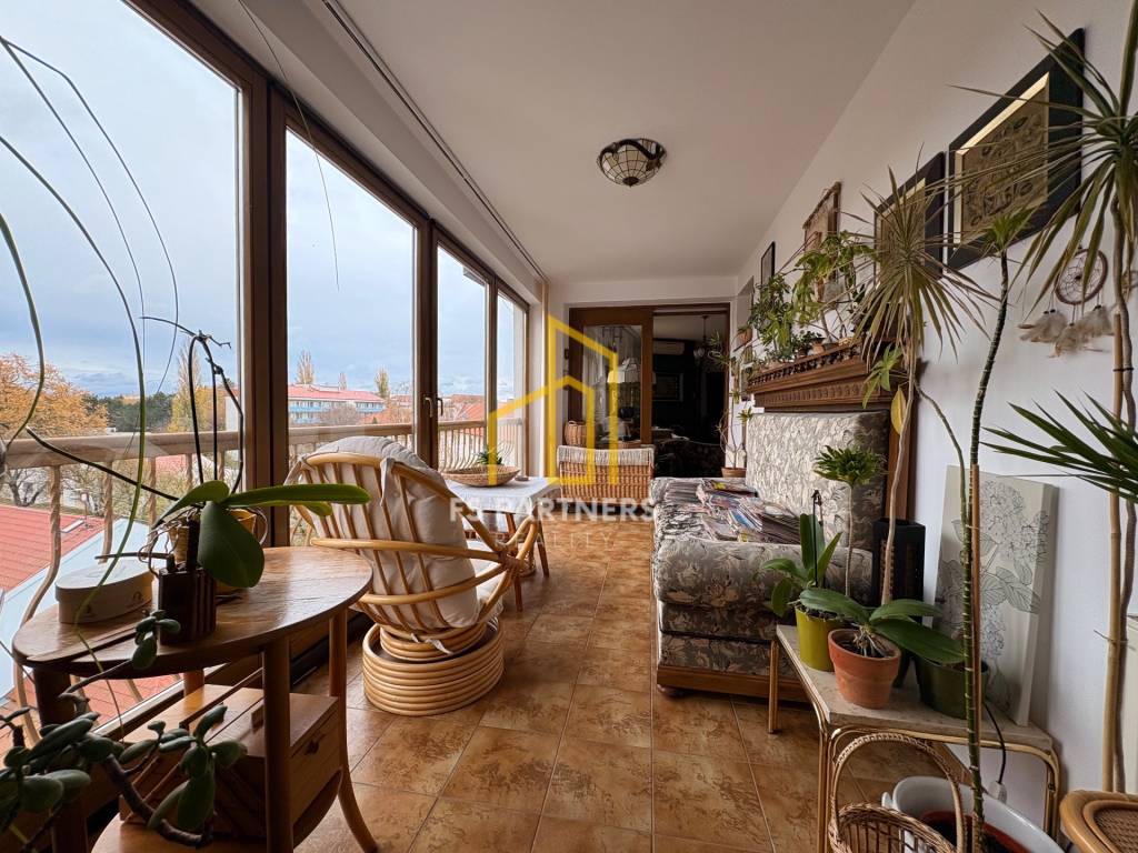 Predaj priestranného 5-izbového bytu v centre Komárna – Pető - 12