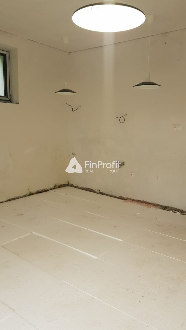 Predám budovu so 7 apartmánmi vo výstavbe vo Vyhniach. - 12